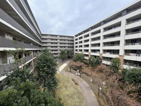 3LDK Apartment for Sale in Takatsu Ward, Kawasaki - Thumbnail 2