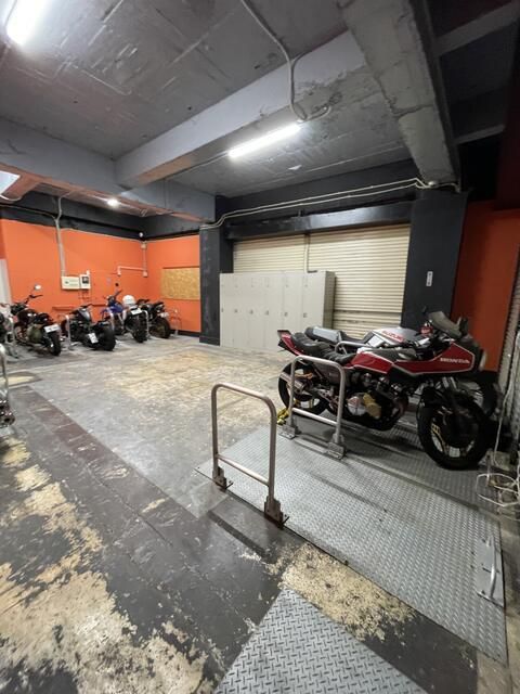 Indoor Motorcycle Parking Space for Rent in Atsugi, Kanagawa - Thumbnail 2