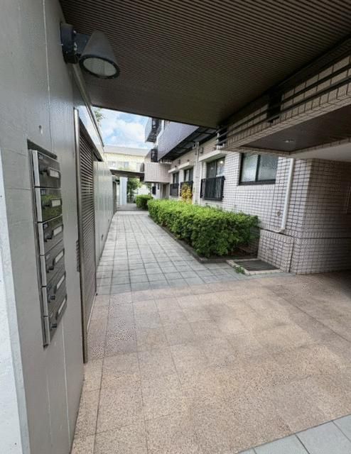Renovated 3LDK Apartment for Sale in Mitaka, Tokyo - Thumbnail 3