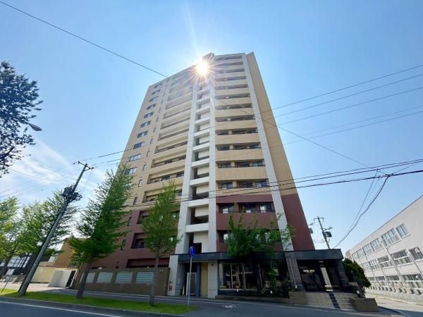 3LDK Apartment for Sale in Sapporo's Atsubetsu Ward - Thumbnail 2