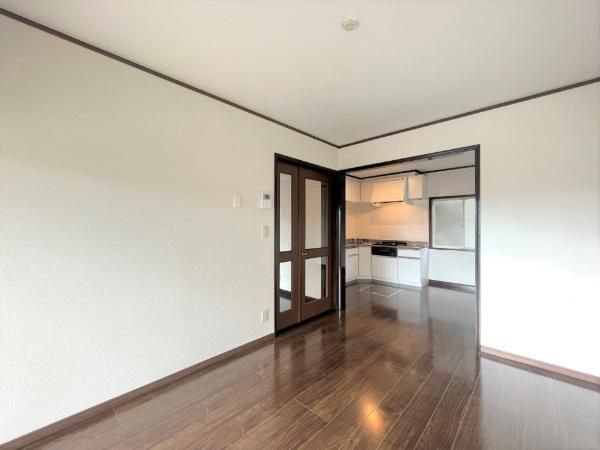 4LDK Detached House for Sale in Zushi, Kanagawa - Thumbnail 2