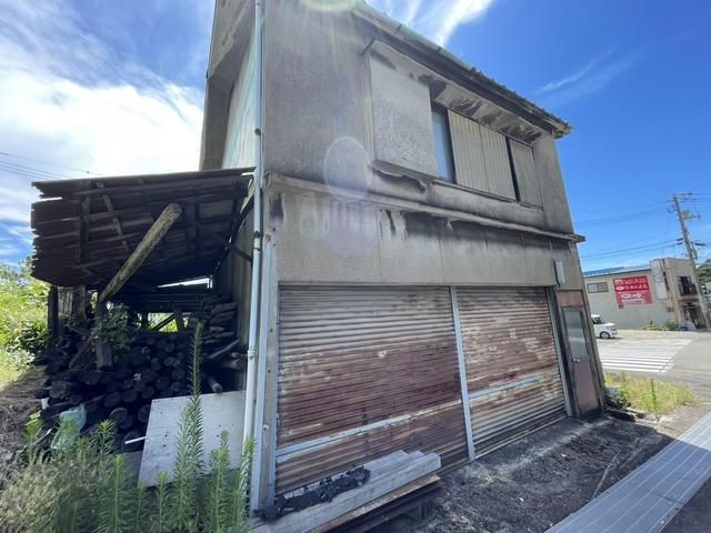 1964 1DK Wooden House for Sale in Mihara, Hiroshima - Thumbnail 2