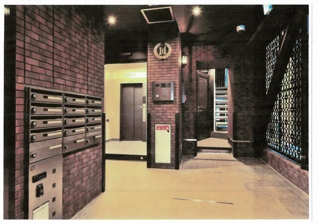 Commercial Space for Rent in Chiyoda, Tokyo - 77.22 sqm - Thumbnail 3