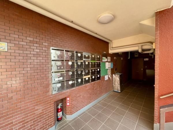 Sun Palace Sakuradote 2DK Apartment for Sale in Musashino, Tokyo - Thumbnail 3