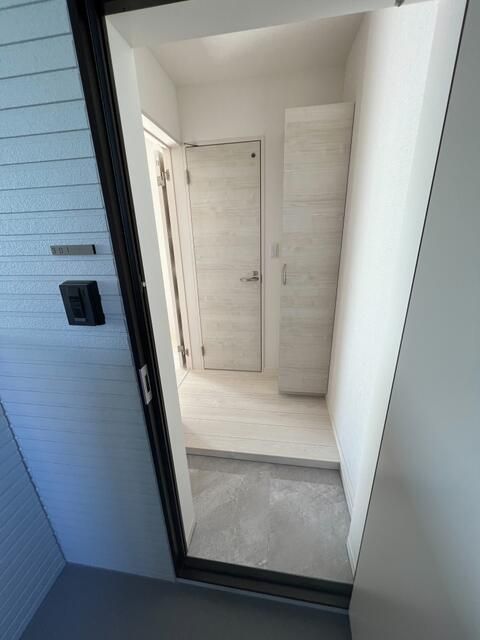 Modern 1R Apartment in Aomori City with Facial Recognition Lock - Thumbnail 2