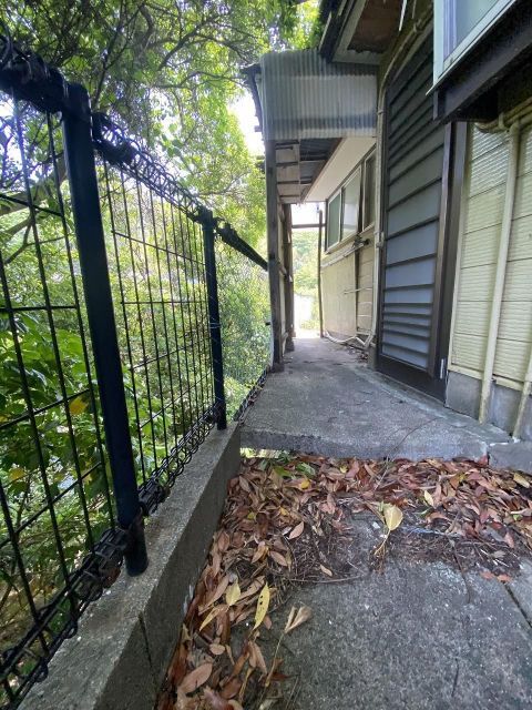 5DK Detached House for Sale in Kitakyushu's Wakamatsu Ward - Thumbnail 2