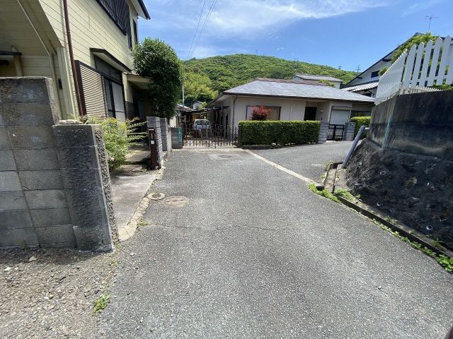5DK Detached House for Sale in Kitakyushu's Wakamatsu Ward - Thumbnail 4