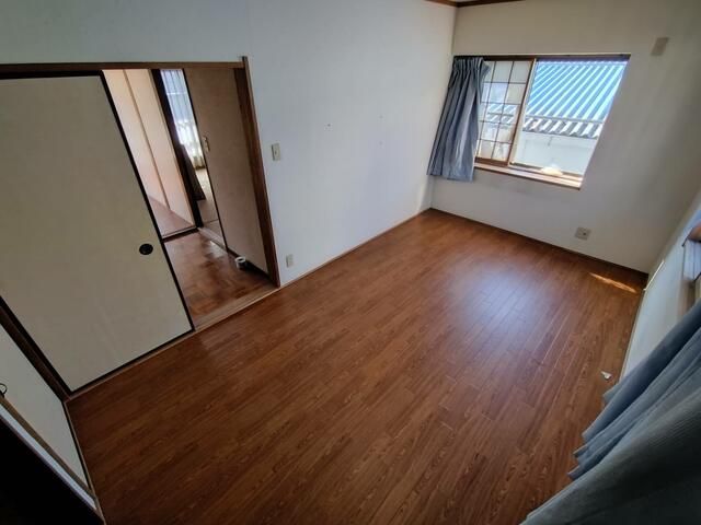 4DK Detached House for Sale in Hamura, Tokyo - Thumbnail 3