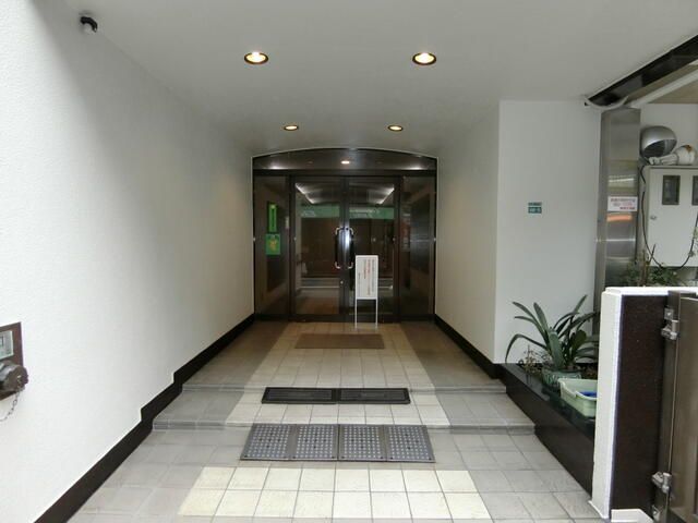 Heights O-Ed Apartment for Rent in Ikebukuro, Tokyo - Thumbnail 3