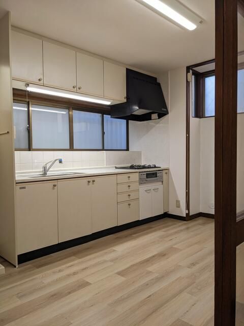 4DK House for Rent in Mitaka, Tokyo | 77.55 sqm | Near Musashisakai Station - Thumbnail 4