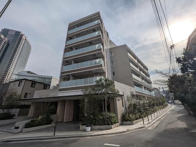 Luxury 3LDK Apartment in Ebisu Minami, Shibuya, Tokyo - Thumbnail 2