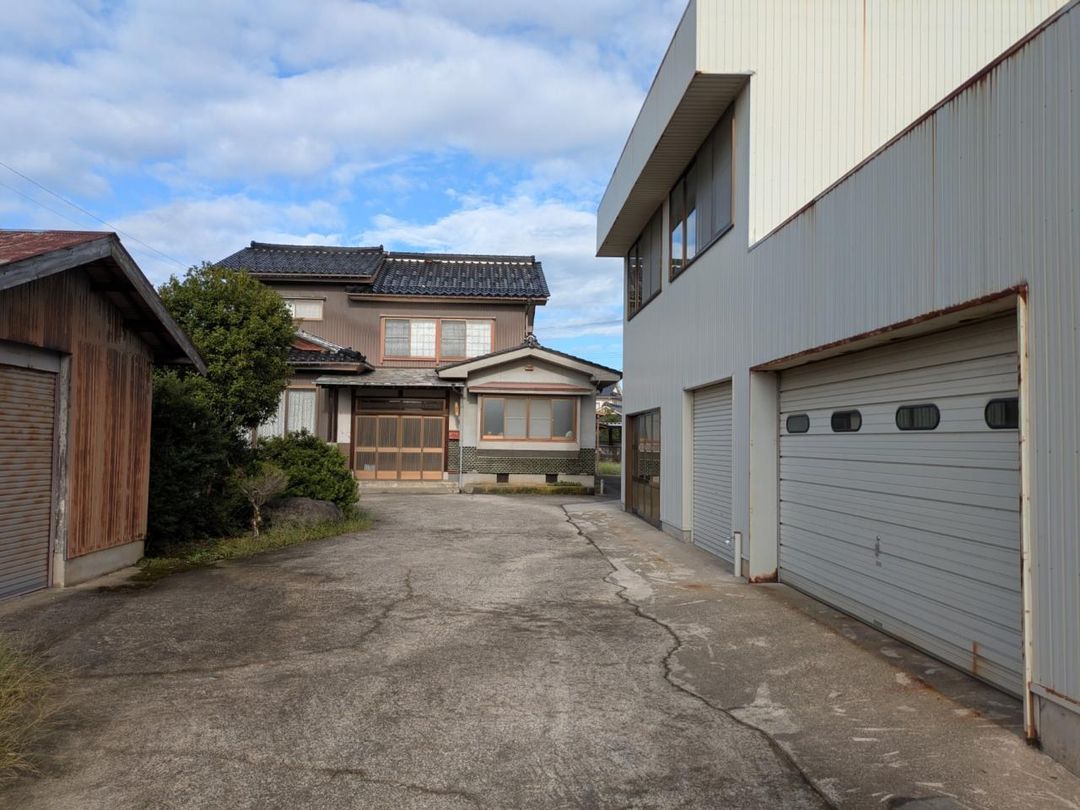 10LDK House with Warehouse on 1093sqm Land in Imizu, Toyama - Thumbnail 3