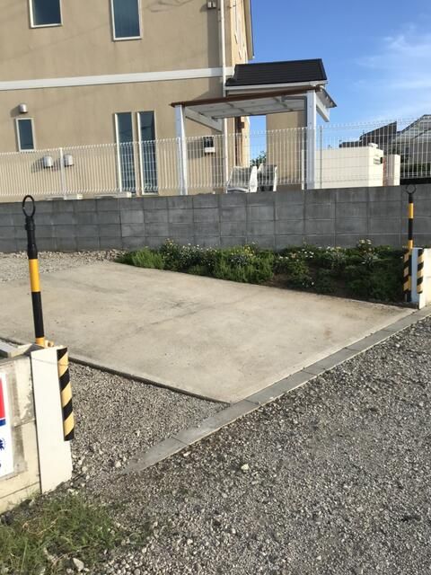 Light Vehicle Parking Space for Rent in Isehara, Kanagawa - Thumbnail 3