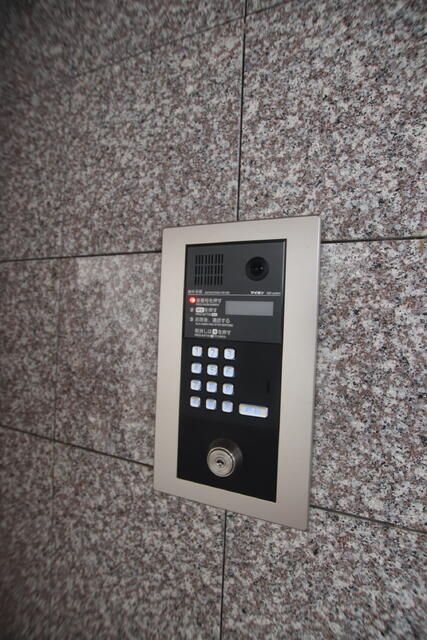 2DK Apartment for Rent in Nihonbashi Bakurocho, Chuo Ward, Tokyo - Thumbnail 4