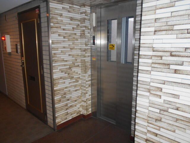 Kichijoji Honcho View Heights 1R Apartment for Sale in Musashino, Tokyo - Thumbnail 2