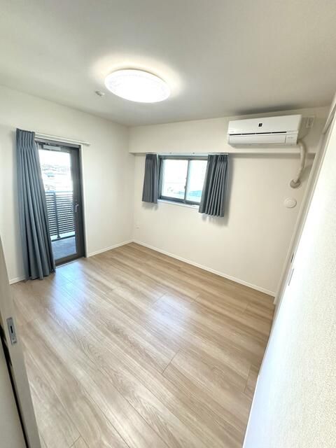 Modern 3LDK Apartment 81m² Near Sodegaura Station Chiba - Thumbnail 3