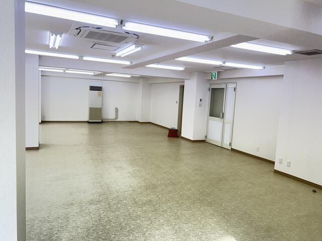 Ishiyama Building Commercial Unit for Rent in Higashimurayama, Tokyo - Thumbnail 3