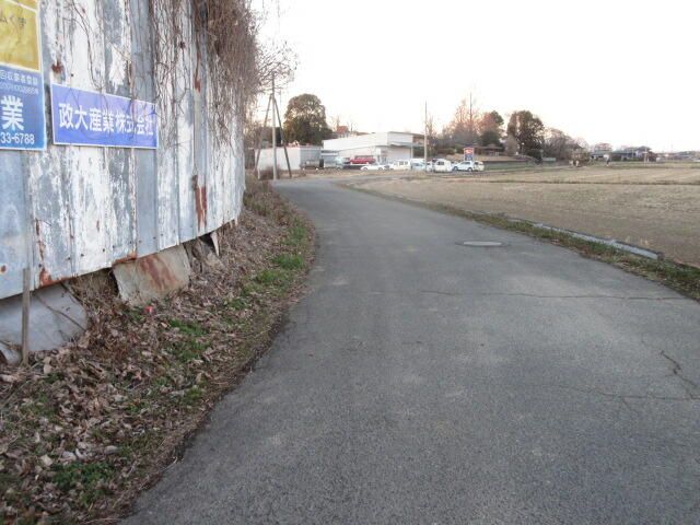 Large 1880 sqm Land Plot for Sale in Yuki City, Ibaraki - Thumbnail 2