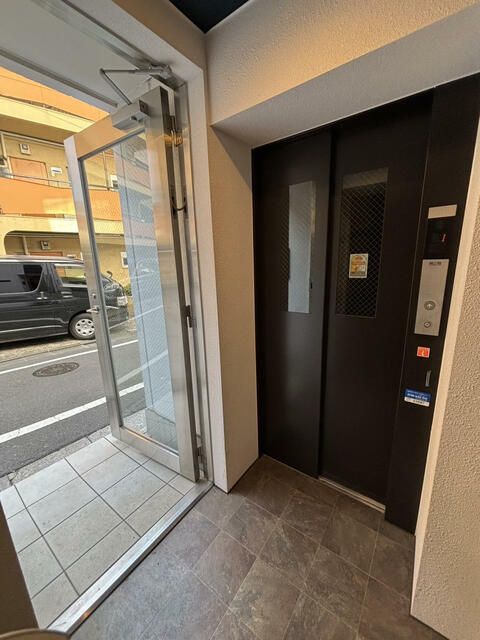 Gran Tower Ikebukuro 1LDK Apartment for Sale in Tokyo - Thumbnail 3