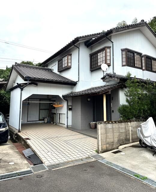 Spacious 6K House on Large Plot in Quiet Nagasaki Neighborhood - Main Image