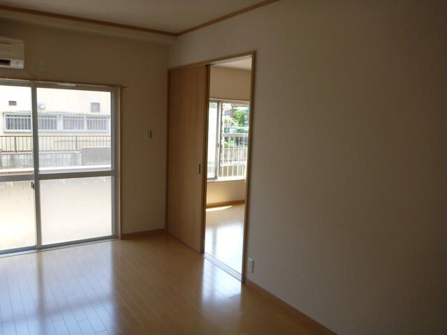 1LDK Apartment for Rent in Kokubunji, Tokyo - 82,000 Yen - Thumbnail 3