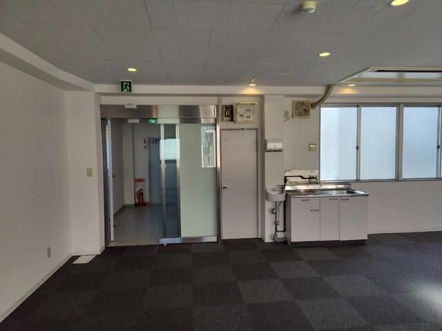 Commercial Space for Rent Near Shin-Tokorozawa Station, Saitama - Thumbnail 3