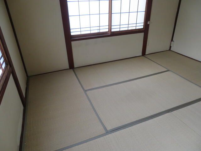 3LDK Wooden House for Rent in Toyama City - Thumbnail 2