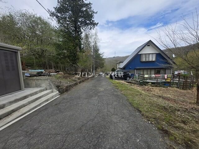 Vacant Land for Sale in Yamanakako Village, Yamanashi - Thumbnail 2