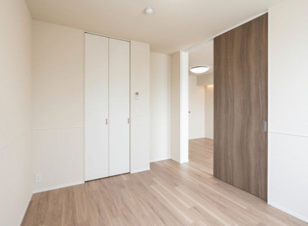 New 2LDK Apartment for Rent in Yashio, Saitama - Thumbnail 3