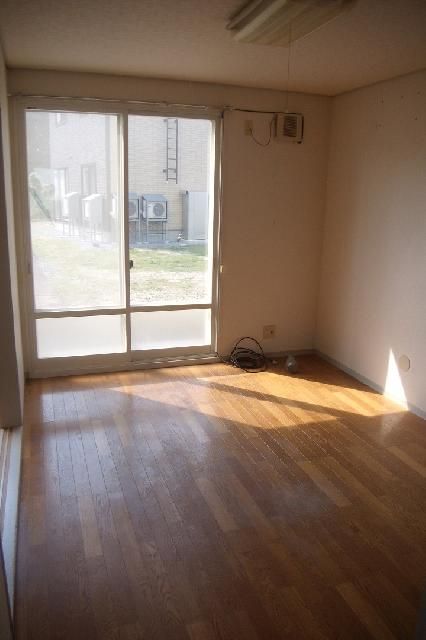2DK Apartment for Rent in Aomori City with Free Rent Period - Thumbnail 2