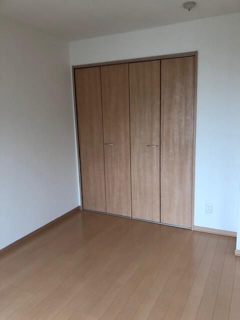 2LDK Apartment for Rent in Nishi Ward, Sapporo, Hokkaido - Thumbnail 4
