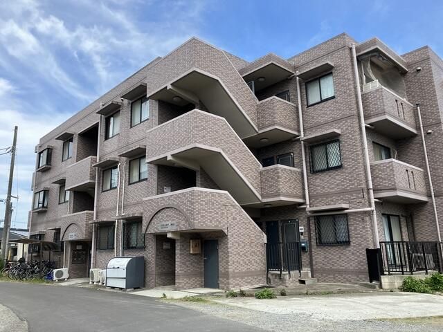2LDK Apartment for Rent in Ebina, Kanagawa - Thumbnail 2