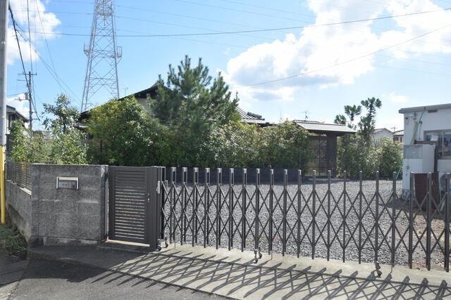 1982 4SDK House on 2107 sqm Land in Takamatsu, Kagawa - Main Image
