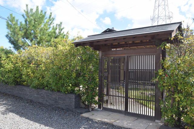 1982 4SDK House on 2107 sqm Land in Takamatsu, Kagawa - Thumbnail 2