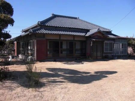 Solid Folk House for Renovation in Oamishirasato, Chiba - Thumbnail 2