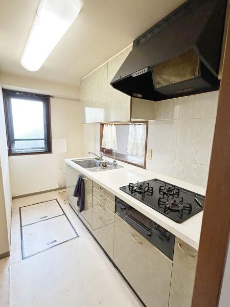 3LDK Apartment for Sale in Makuhari Hongo, Chiba City - Thumbnail 4