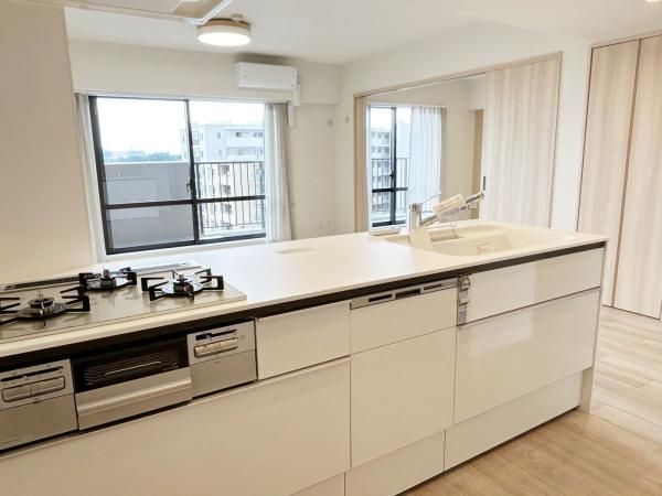 Meitz Kichijoji Minami 3LDK Apartment for Sale in Mitaka, Tokyo - Thumbnail 2