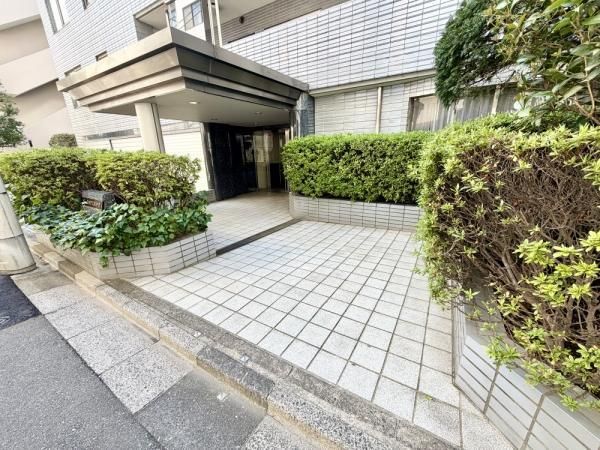 Park House Higashi-Nakano 2LDK Apartment for Sale - Thumbnail 3