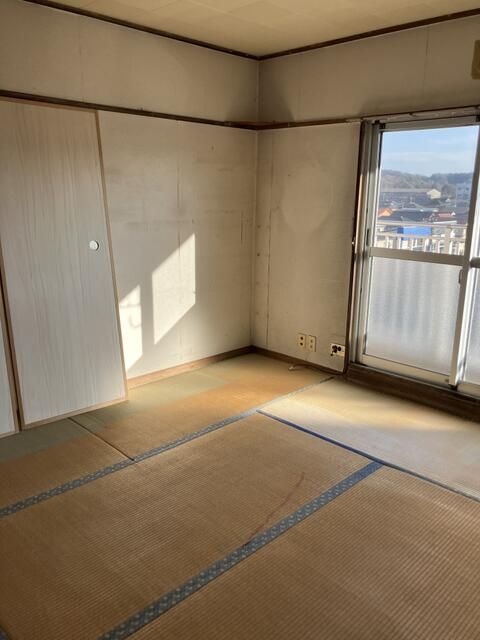 4K Apartment for Sale in Sakae Ward, Yokohama - Thumbnail 2