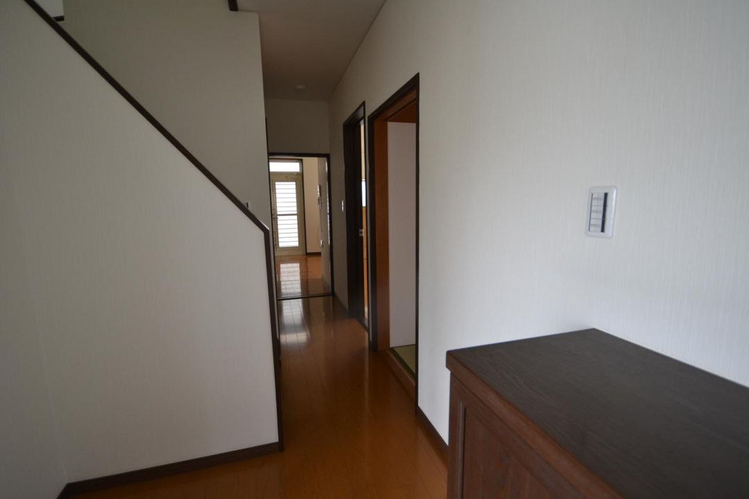 5LDK Family Home in Tajimi with Garden and Parking - Thumbnail 3