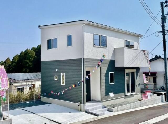New 2024 3LDK House in Quiet Miyazaki Neighborhood with Parking - Main Image