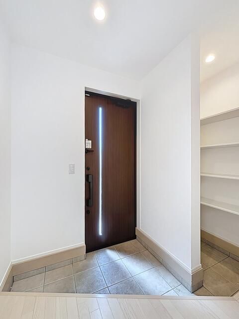 3LDK House for Rent in Koshigaya, Saitama - Thumbnail 2