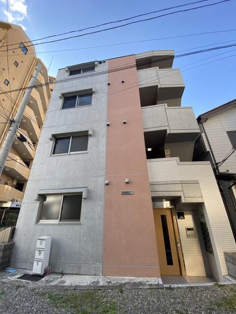 1K Apartment for Rent in Shinjuku, Tokyo - UYO Takadanobaba The Residence - Thumbnail 2