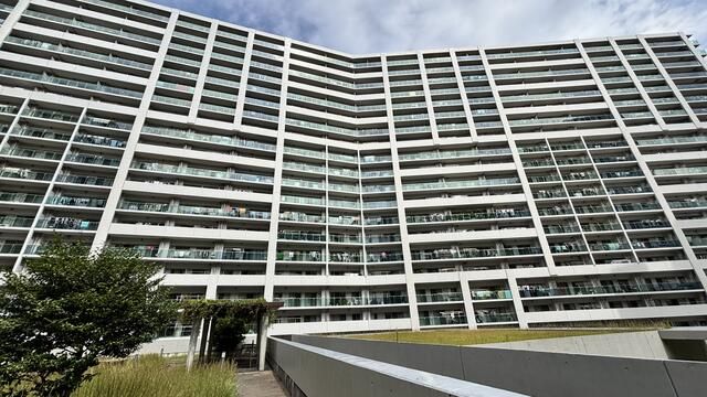 Wonder Bay City Sazan Front Wing 3SLDK Apartment in Funabashi - Thumbnail 2