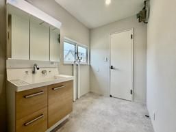 4LDK Detached House on Corner Lot in Eniwa, Hokkaido - Image 29