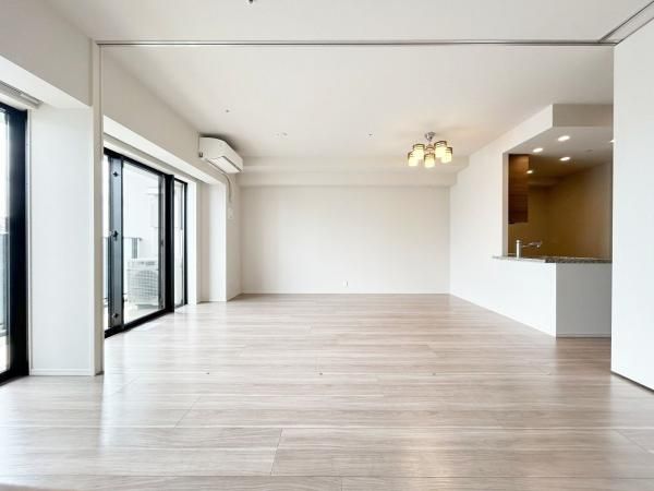 Proud Tower Kawaguchi Cross 3LDK Condo for Sale in Saitama - Thumbnail 4