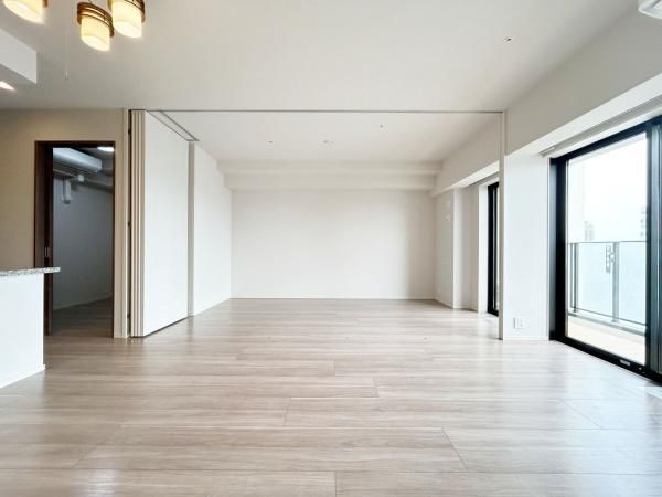 Proud Tower Kawaguchi Cross 3LDK Condo for Sale in Saitama - Thumbnail 2