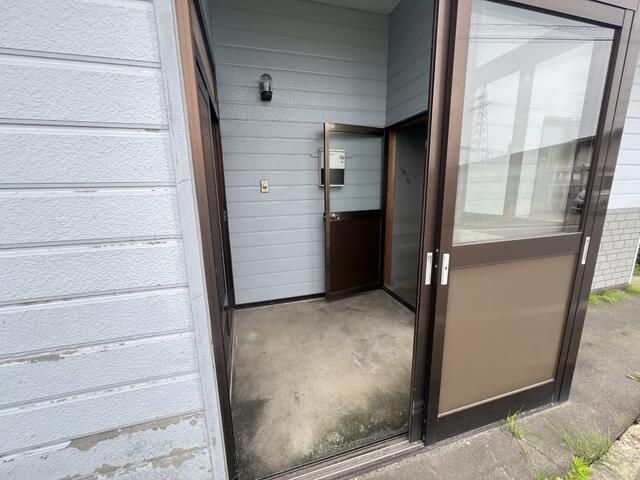 2LDK Wooden House for Rent in Akita City - Thumbnail 3