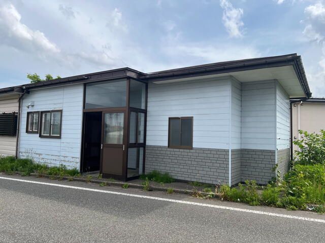 2LDK Wooden House for Rent in Akita City - Thumbnail 2