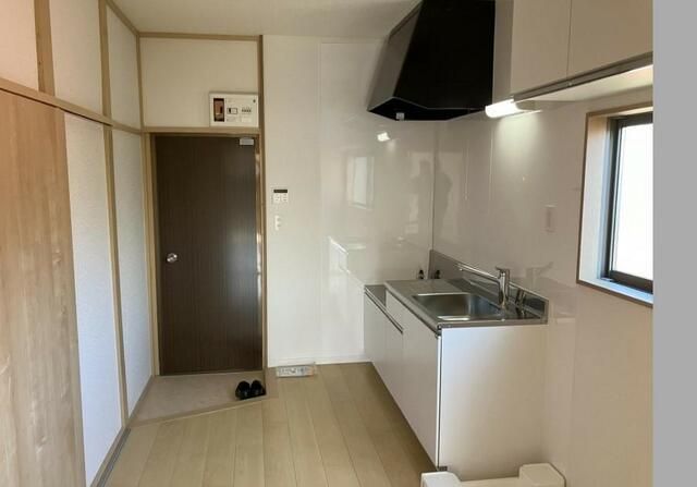1K Apartment for Rent in Hiratsuka, Kanagawa - Thumbnail 3